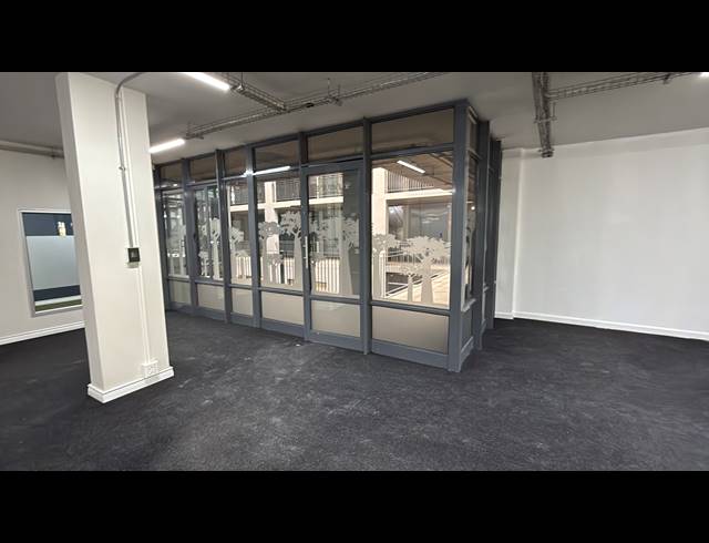 144M² OFFICE TO LET IN GREENSIDE